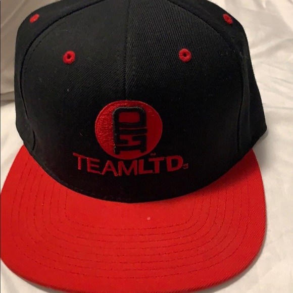 Like New! Baseball caps red and yellow. Get both ! - Picture 6 of 7